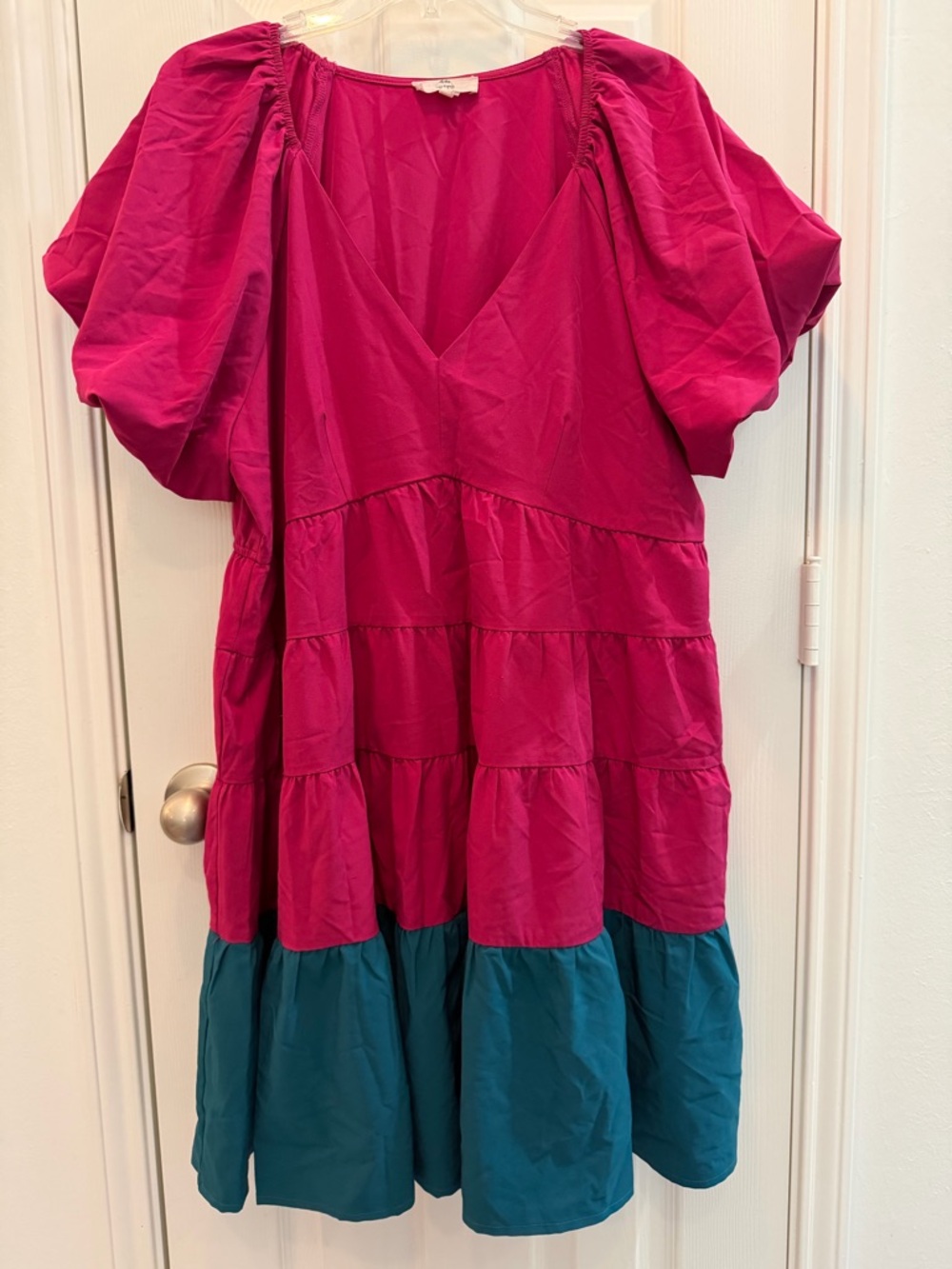 Entro Women’s XL Dress Tiered V-Neck Magenta Teal Color Puff Balloon Sleeve